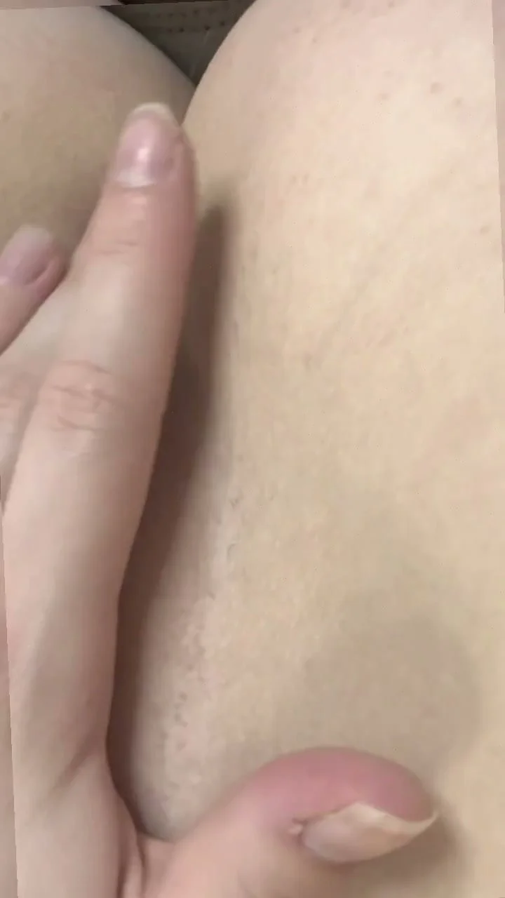 🔞 perfect ass hot slut fucking shaved pussy nude 🍑💦 OF image 2