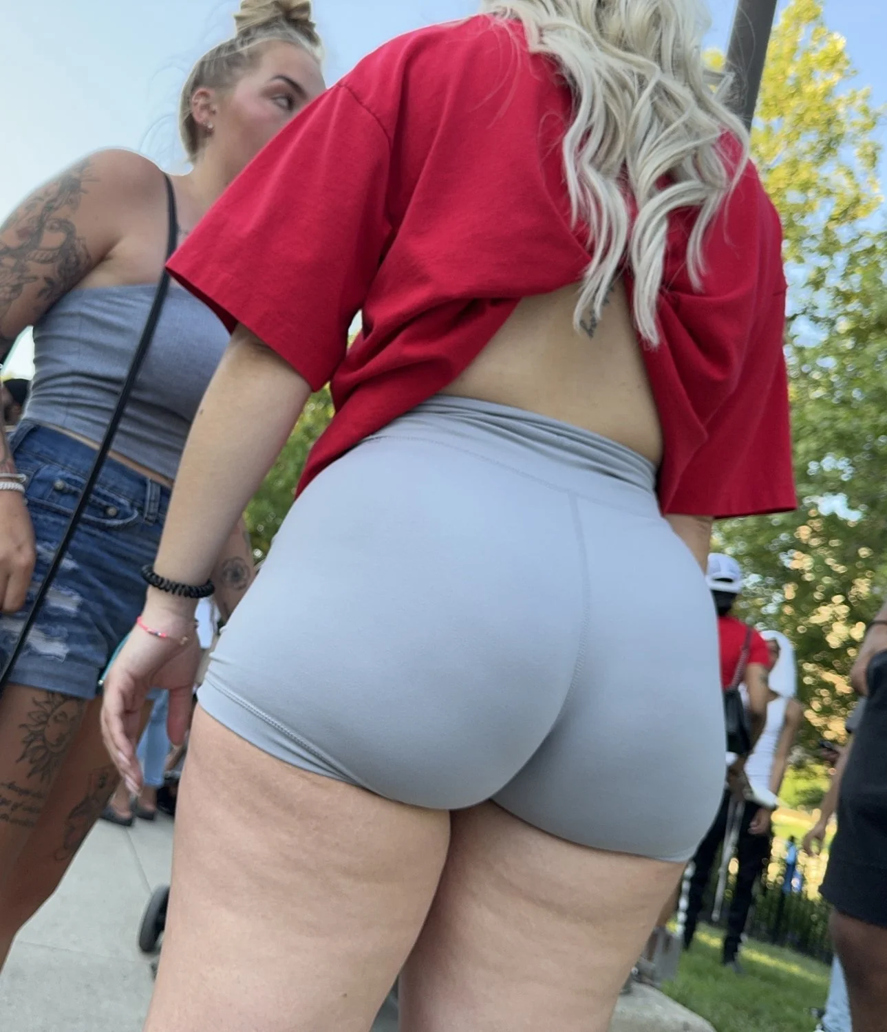 Would you be with her ?😳 image 2