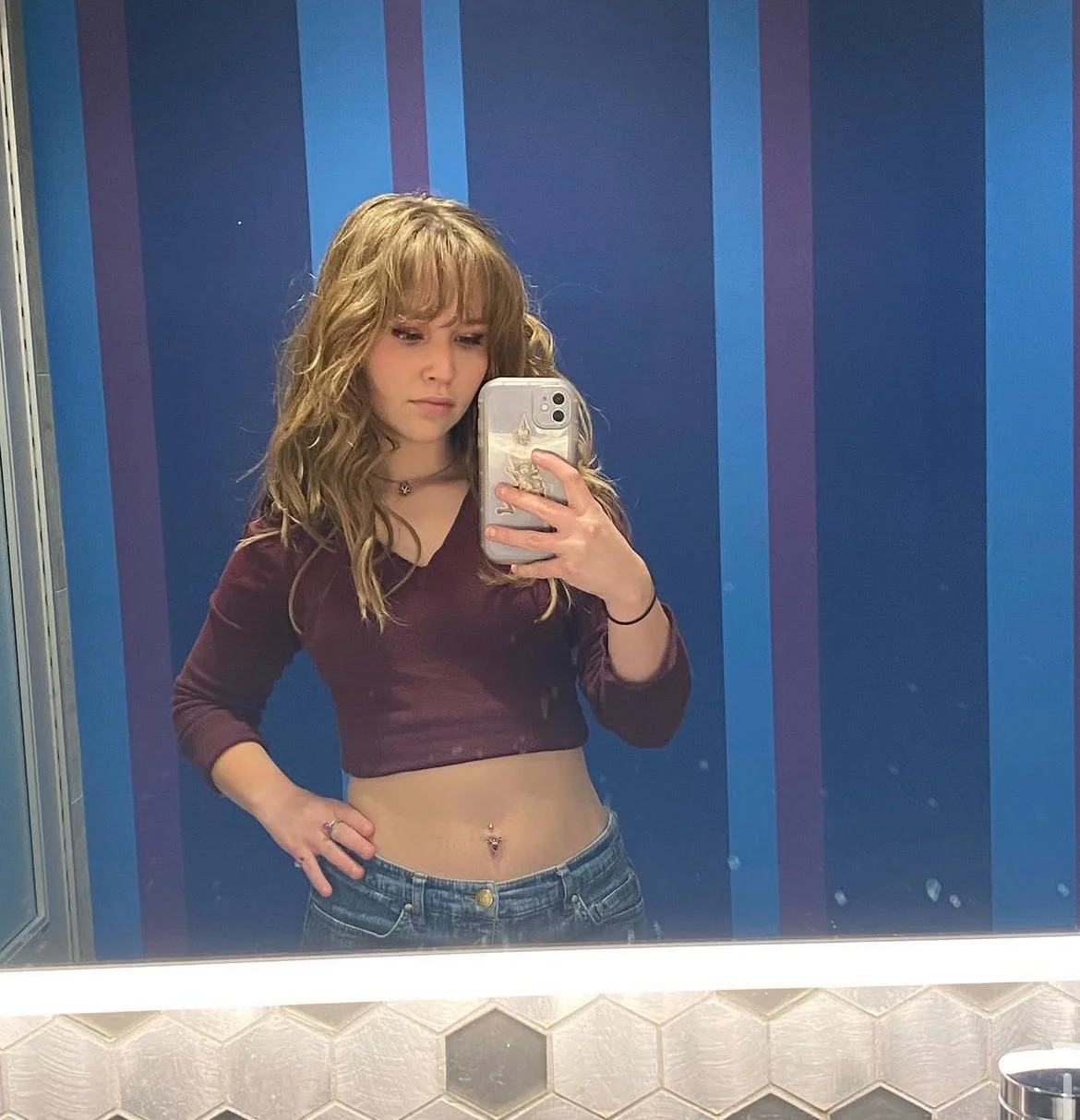 thick ass teen snowbunny image 9