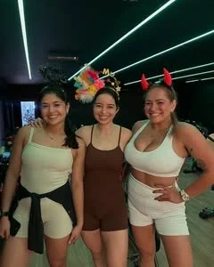 ✨🤍___academiadna _amigas _carnaval(JPG)_1 image 3