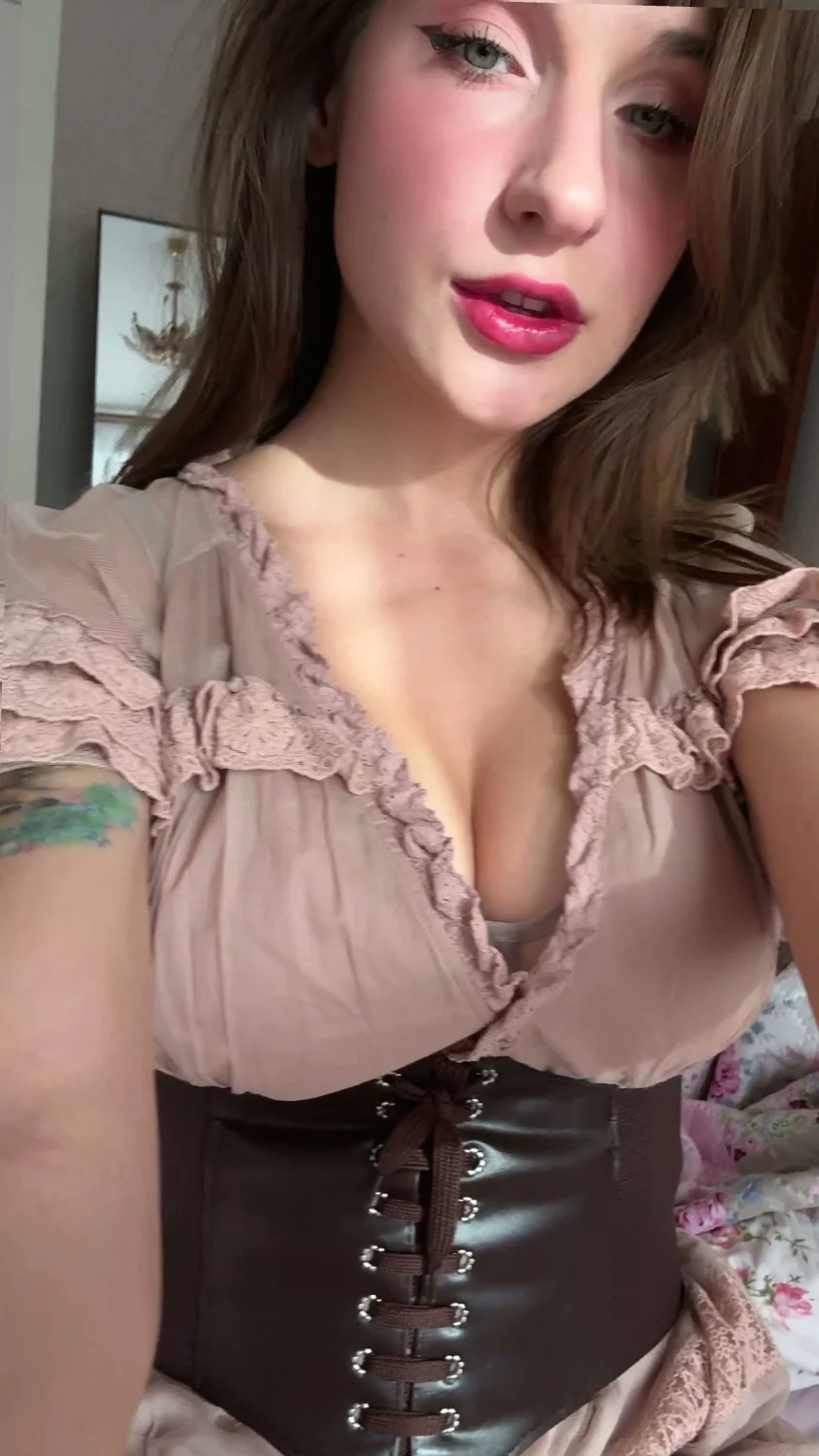 🔞 stunning tight ass nude slut deepthroat dripping 😈💦 See OF image 2