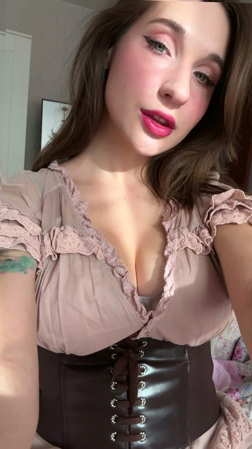 🔞 stunning tight ass nude slut deepthroat dripping 😈💦 See OF image 5