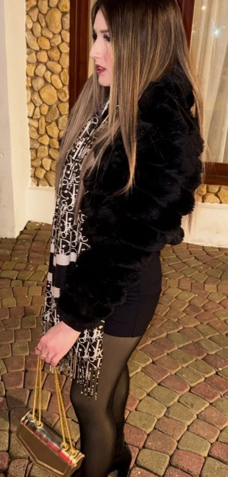 loirinha tatuada peituda vazada pelo namorado mostrando a buceta e o cuzinho main image