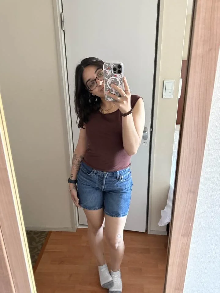 Kik gf Sabrina, 25 NY, is shy and new to this, but takes good nudes! Poor cuk image 3
