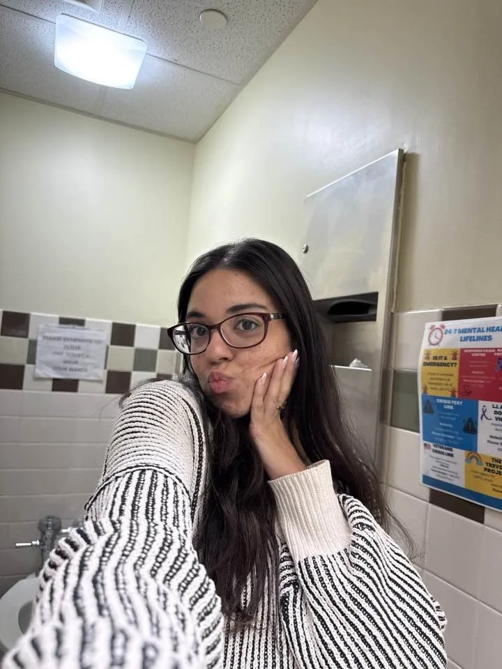 Kik gf Sabrina, 25 NY, is shy and new to this, but takes good nudes! Poor cuk image 5