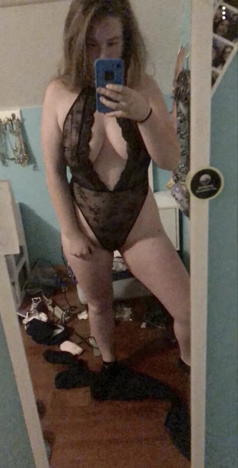 Snapchat cutie showing off her tits and booty image 6