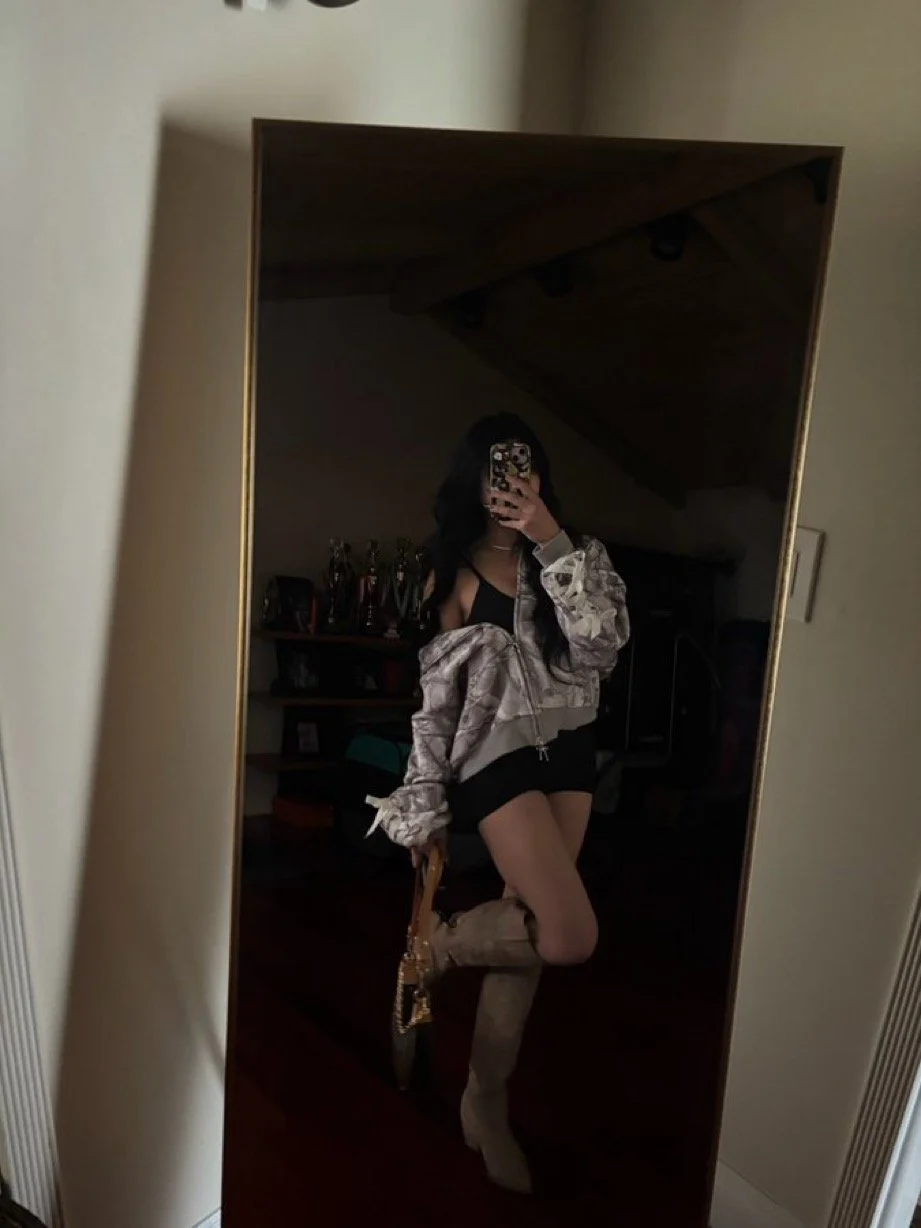 Horny Asian baddie is so hot and ready to be fucked image 3