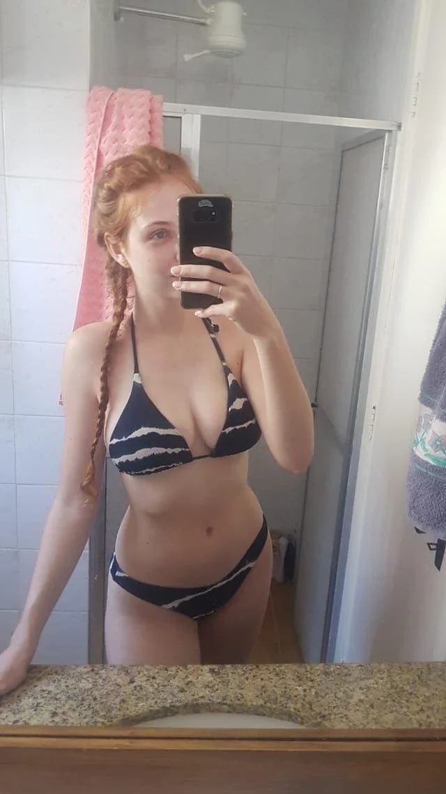 Inscrito mandou a ruiva novinha safada pra ser vazada! Putinha caiu na net mandando nudes e fudendo. image 14