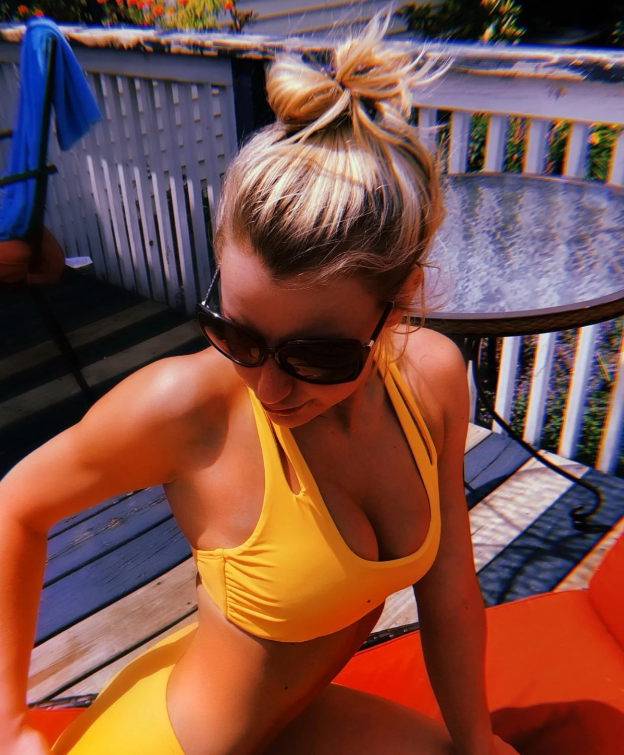 Pretty blonde snow bunny with a sexy body image 20
