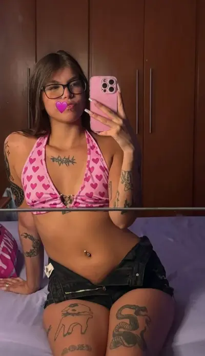 Novinha tatuada cover image