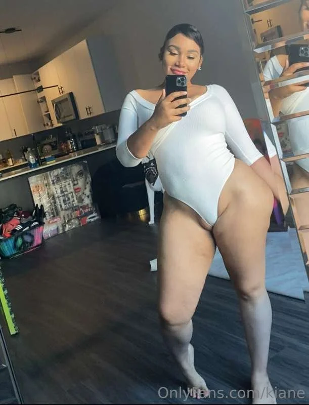 Drop: 2000 Ki has a fat butt😍 image 7