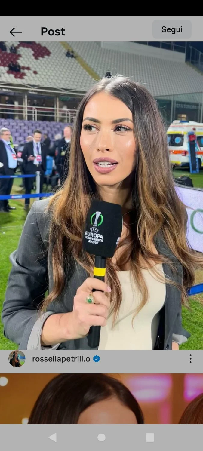 Rossella Petrillo hot italian journalist image 14