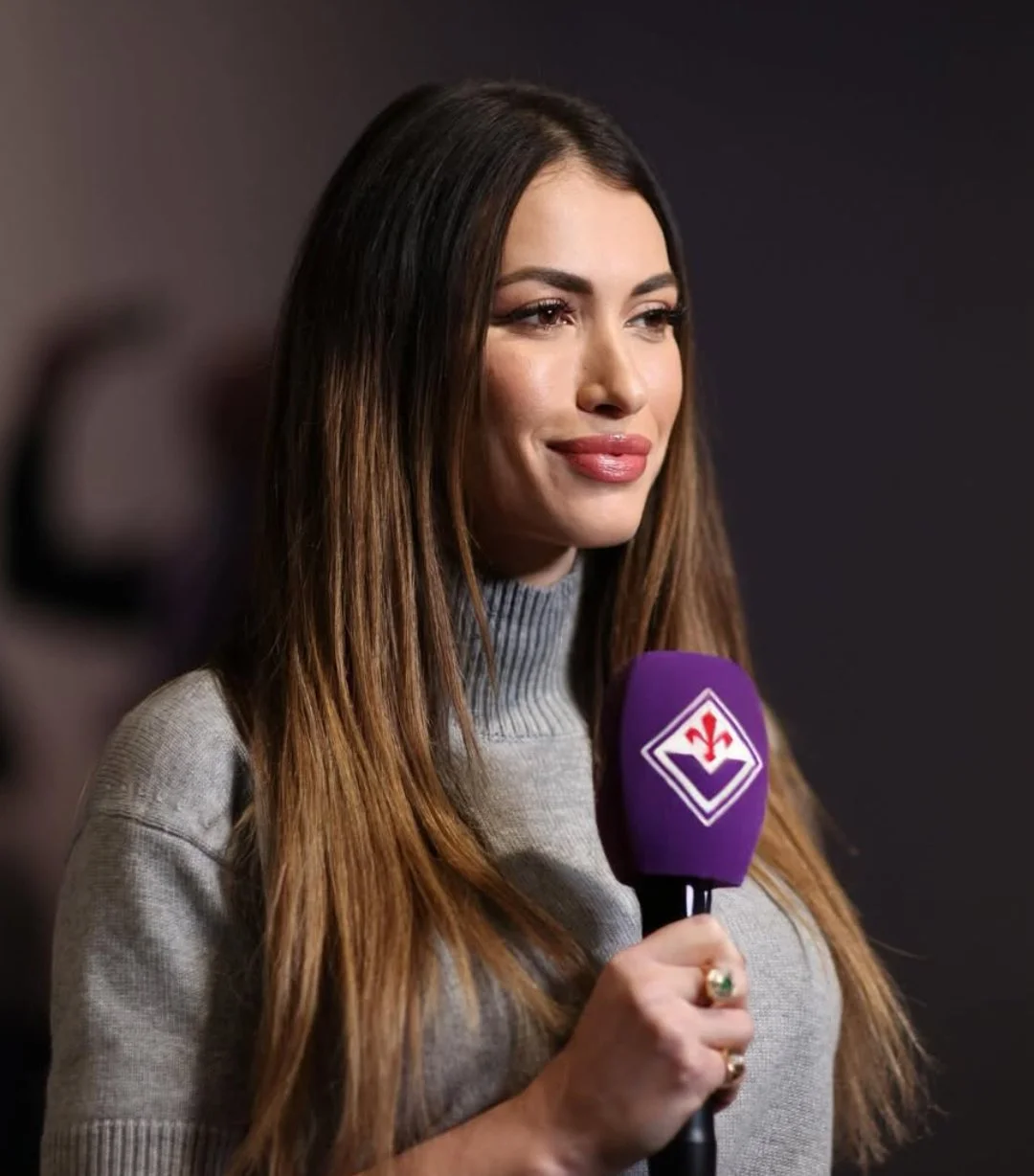 Rossella Petrillo hot italian journalist image 27