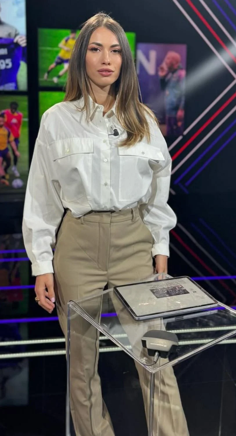 Rossella Petrillo hot italian journalist image 32