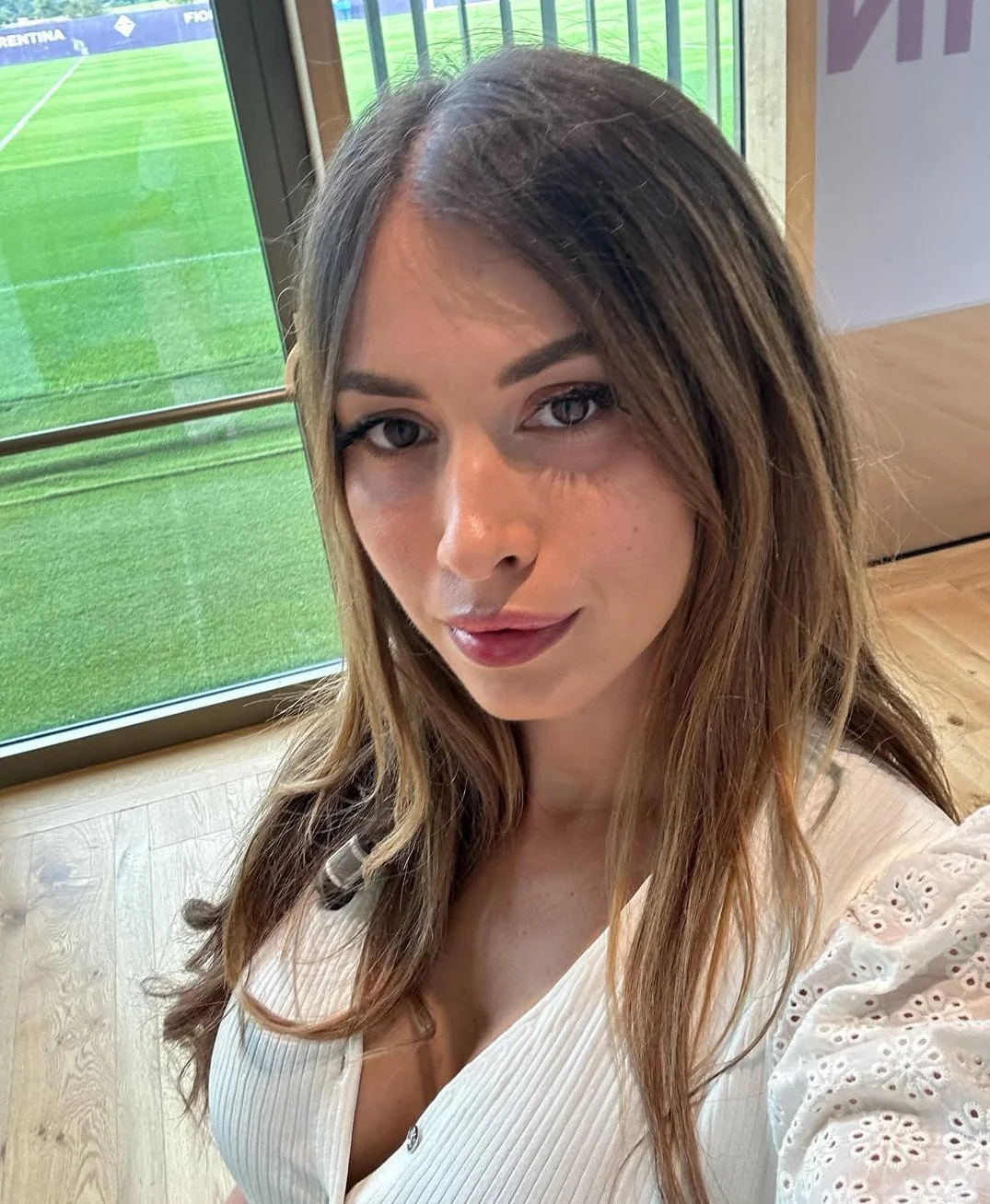 Rossella Petrillo hot italian journalist image 46