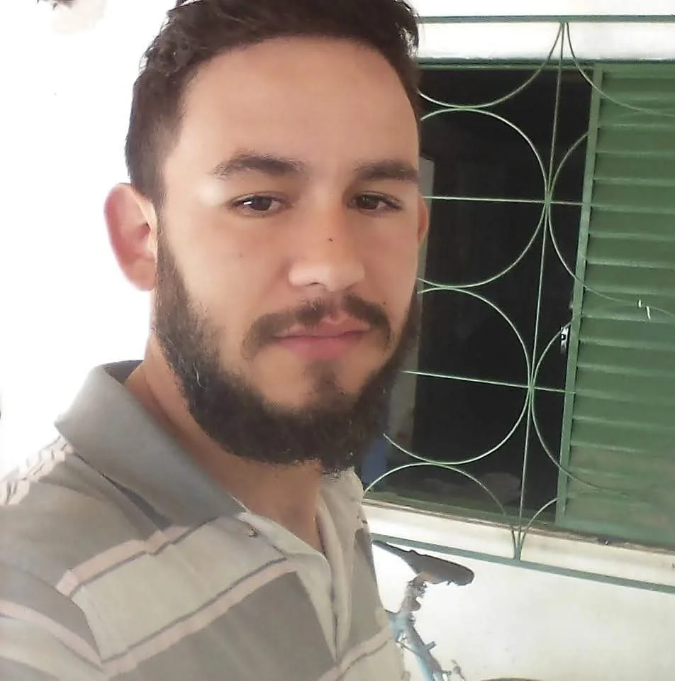 Corno viado foi pego exibindo a mulher image 2
