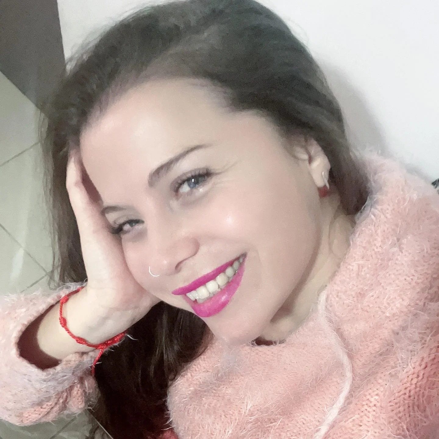 BUCETUDA NA FALTA DE MACHO , BRINCA SOZINHA PRA VC DAR MUITO LEITE PRA ELA heating At Work With Her image 7