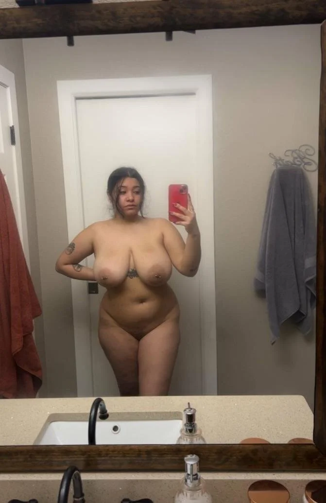 I can see why she got pregnant image 4
