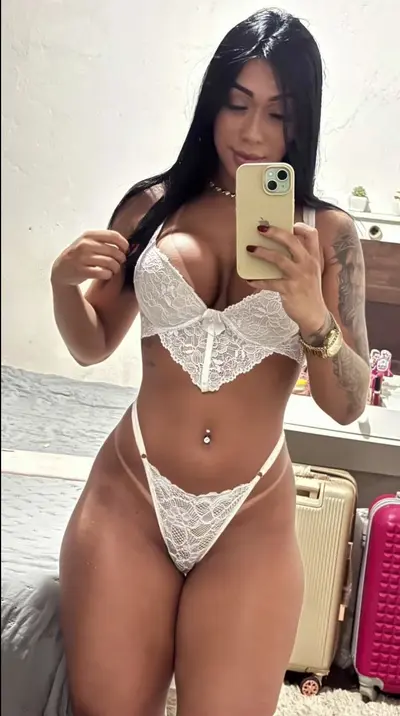 laaismiranda&& cover image