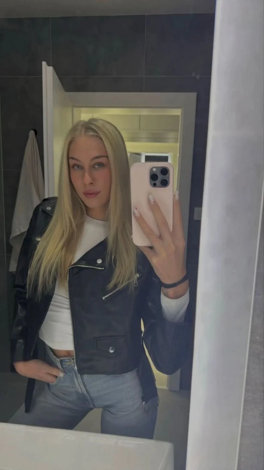 Nina 22yo slut gf kik sendgfs22 to add your girl image 5