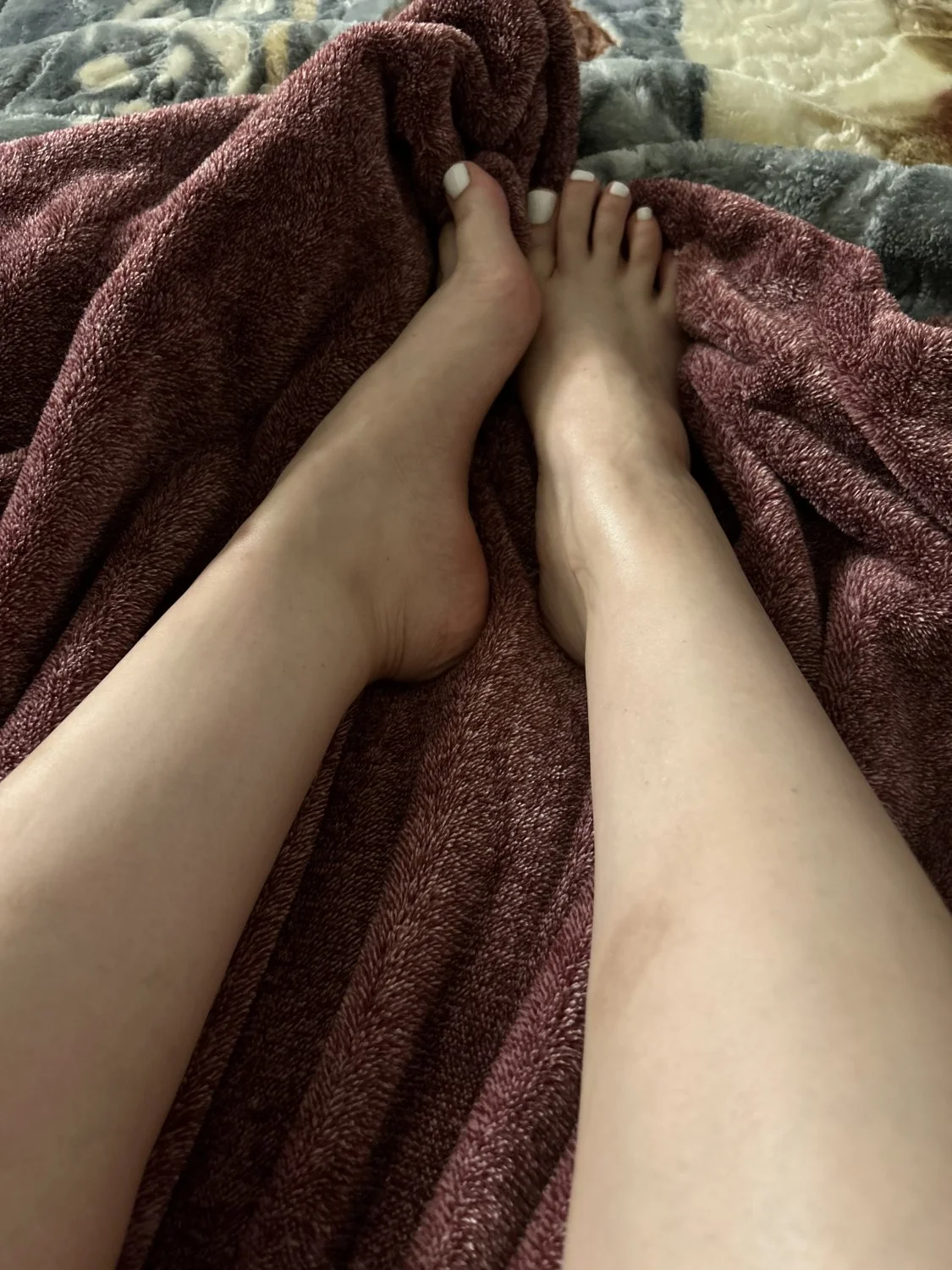 Woman’s feet image 11