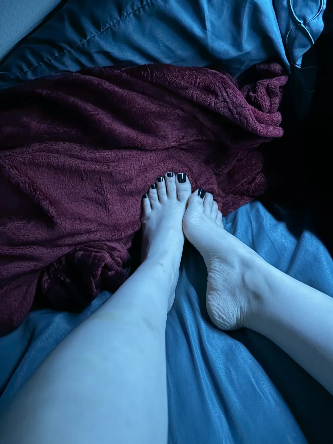 Woman’s feet image 24