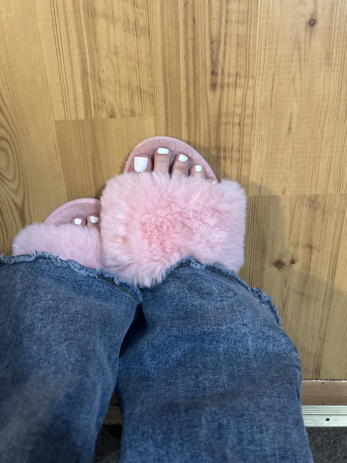 Woman’s feet image 7