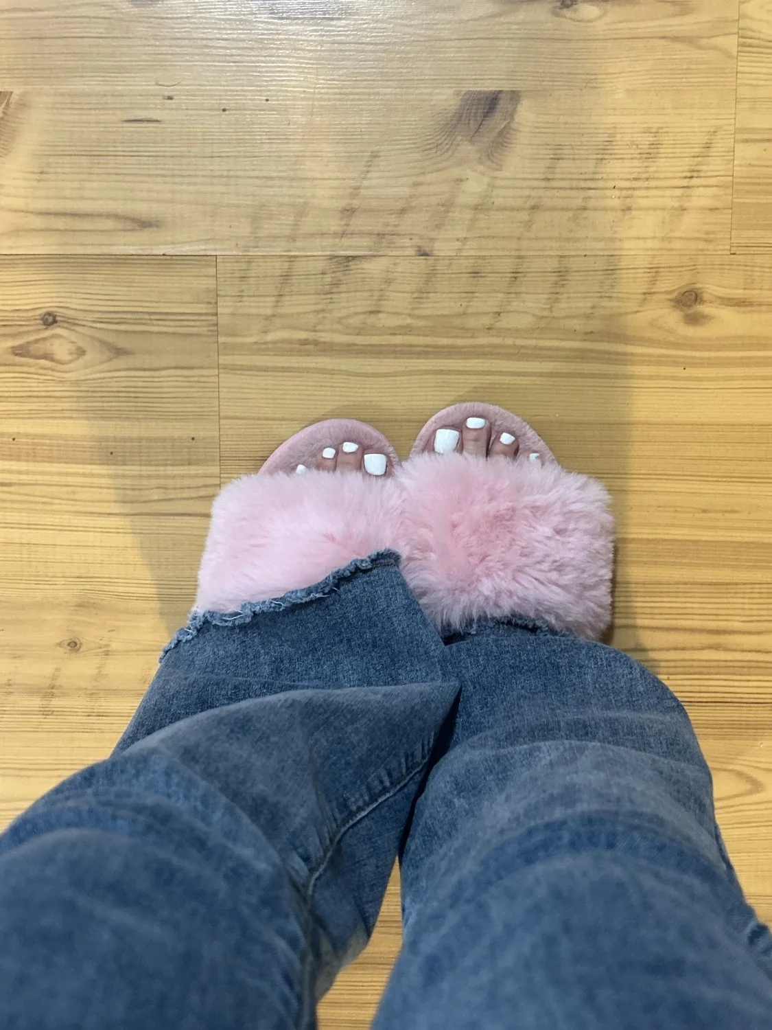 Woman’s feet image 8