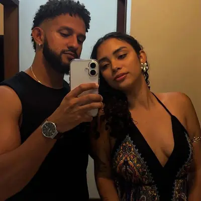 Casal vazado! namorada novinha cacheada foi vazada levando pirocada na buceta. erome vazado br cover image