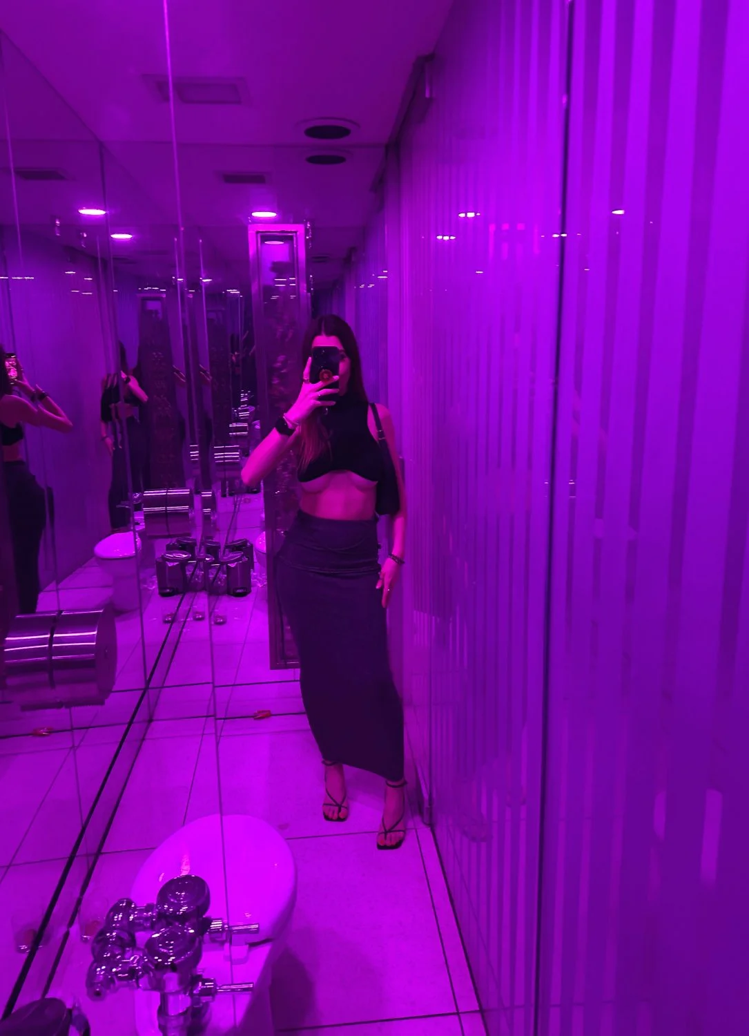 Come put this dress on the floor image 2