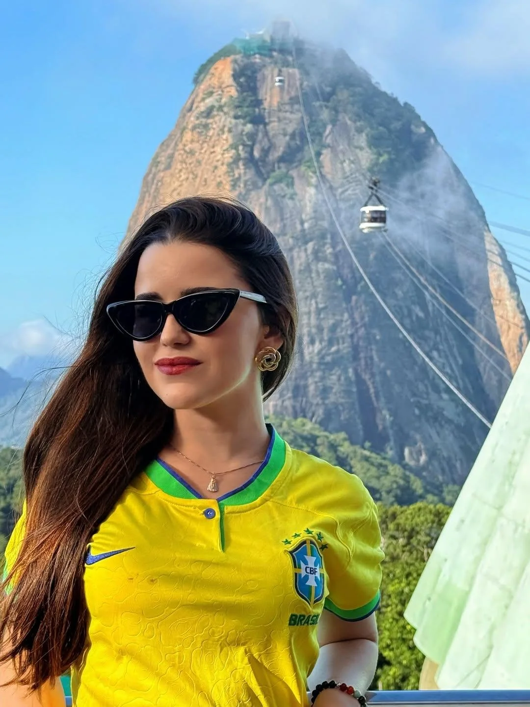 Novinha morena , muito linda...Leticia Pedro deliciosa , tao gostosa !!! image 1