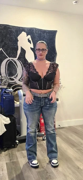 QOS 19 - Mid 40's THICC Blue haired Wife Is Really About This Life image 12