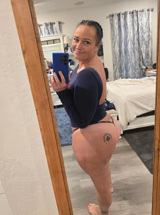 QOS 19 - Mid 40's THICC Blue haired Wife Is Really About This Life image 14