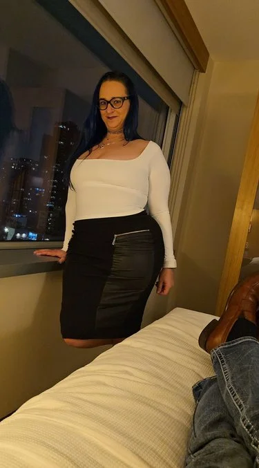 QOS 19 - Mid 40's THICC Blue haired Wife Is Really About This Life image 19