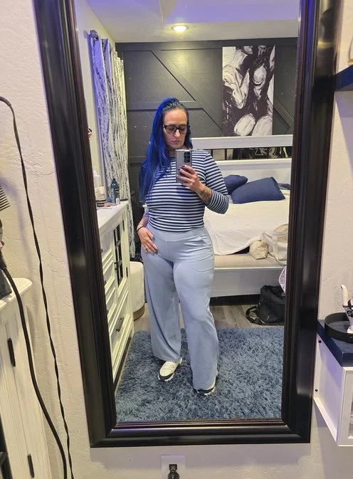 QOS 19 - Mid 40's THICC Blue haired Wife Is Really About This Life image 24
