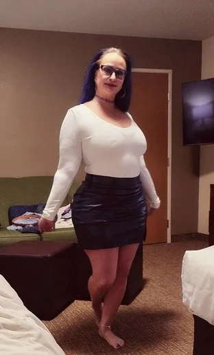 QOS 19 - Mid 40's THICC Blue haired Wife Is Really About This Life image 25
