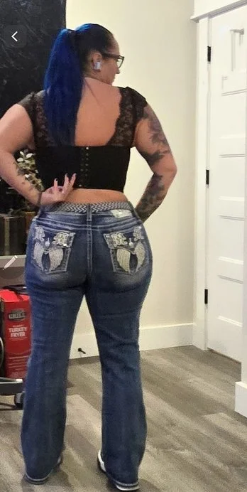 QOS 19 - Mid 40's THICC Blue haired Wife Is Really About This Life image 28
