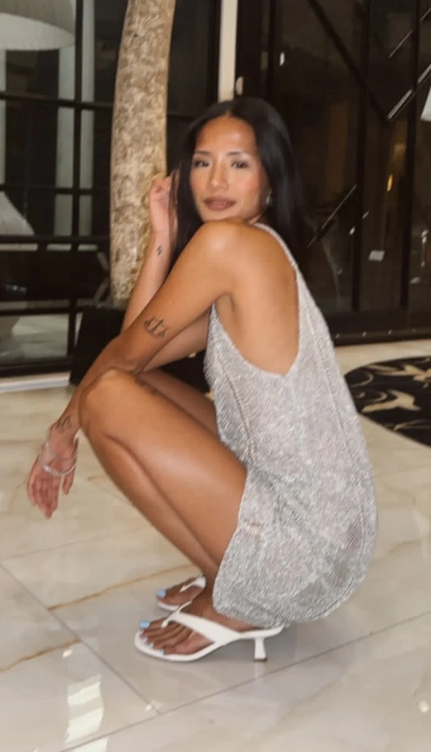 Sexy Asian Pinay Nip Slip image 2