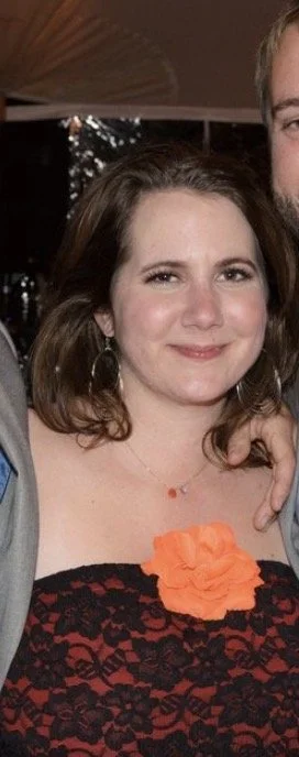Lesley turns her body into art & displays some nice titties while doing so image 2