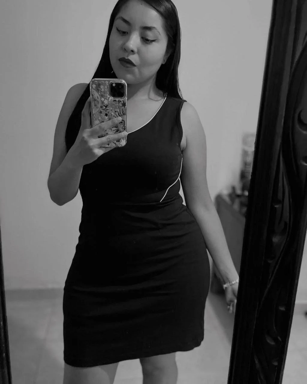 Perra exhibida por el novio image 4