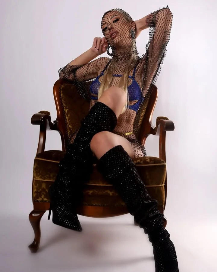 Sexy slut from a photoshoot main image