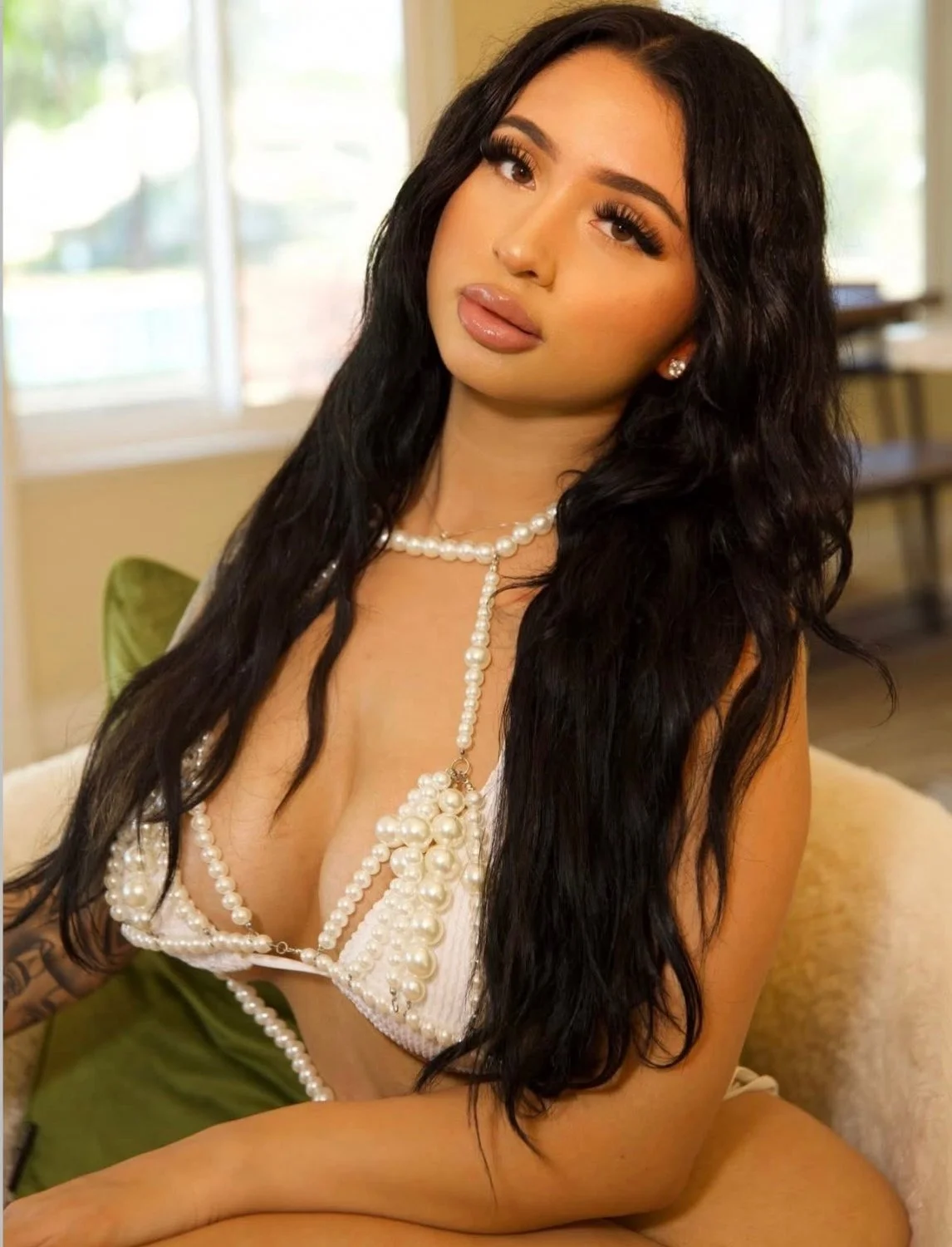 Yazmine Chicago slut image 20