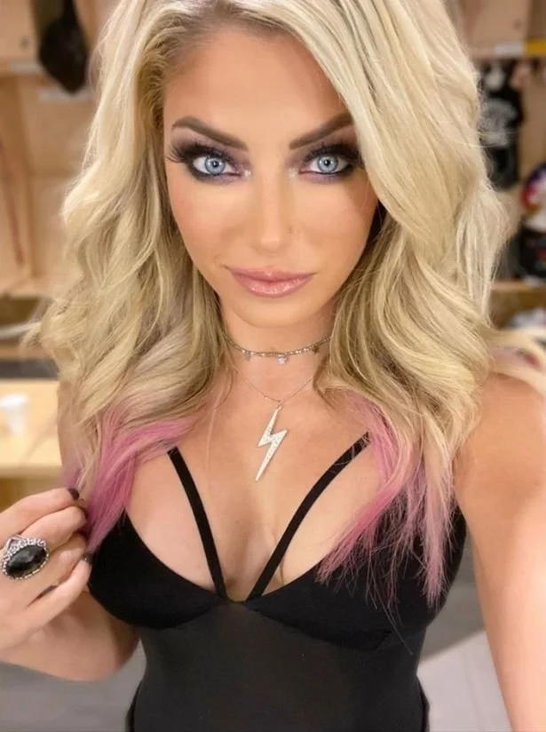 Im gonna explode to Alexa Bliss DM to Degrade her image 18
