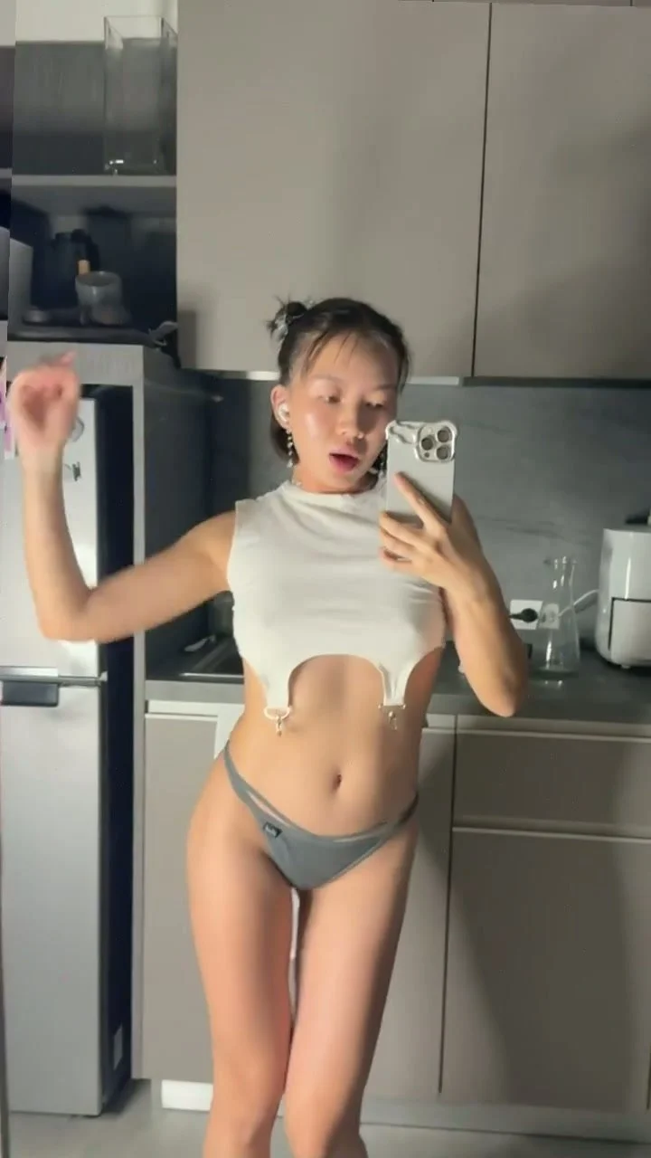 🔞 naughty round ass teasing nude wet pussy 💦🍑 Check my OF image 4