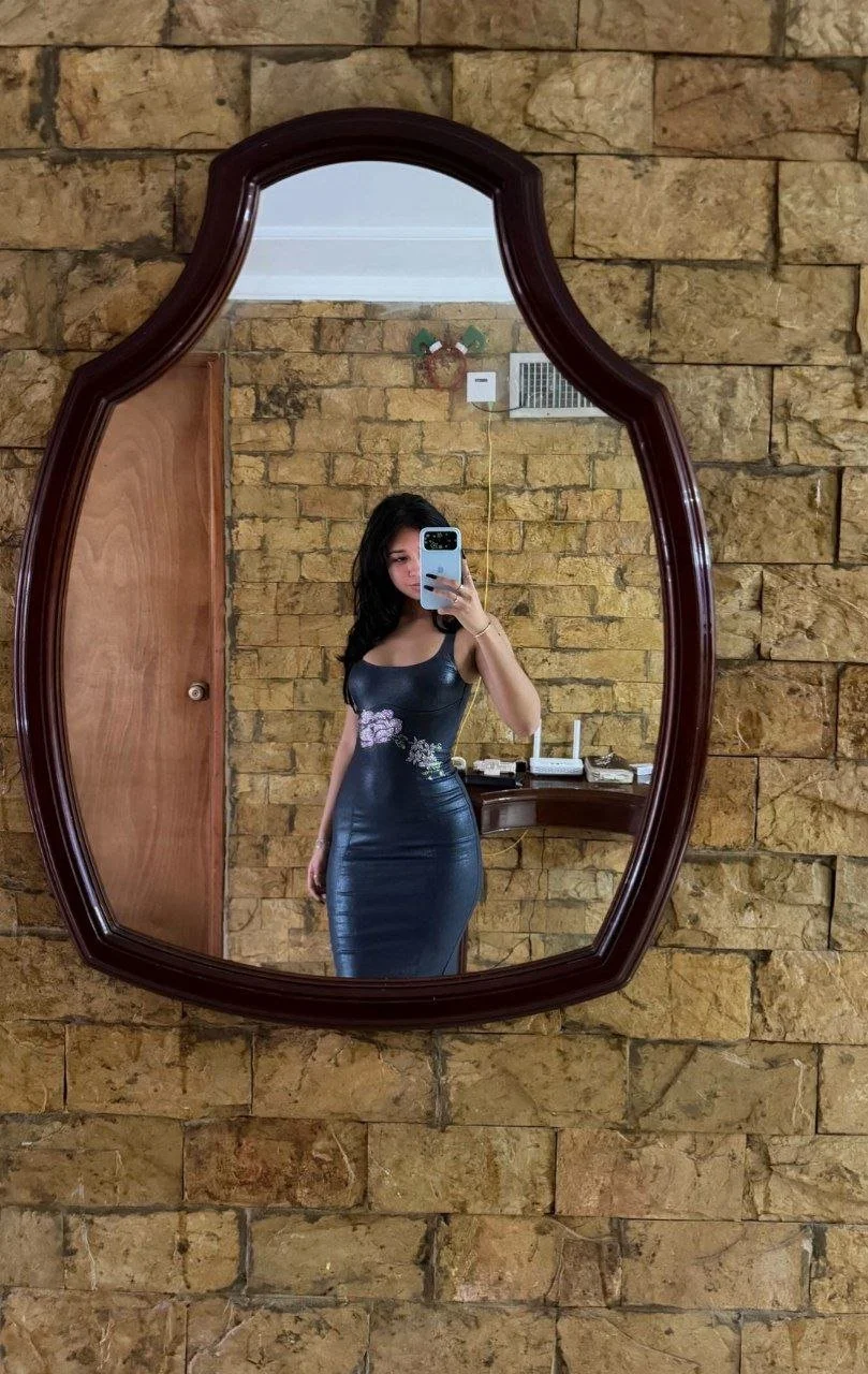 Novinha safada vazada entrando na pica! putinha gostosa gringa teve nudes vazados na net image 3