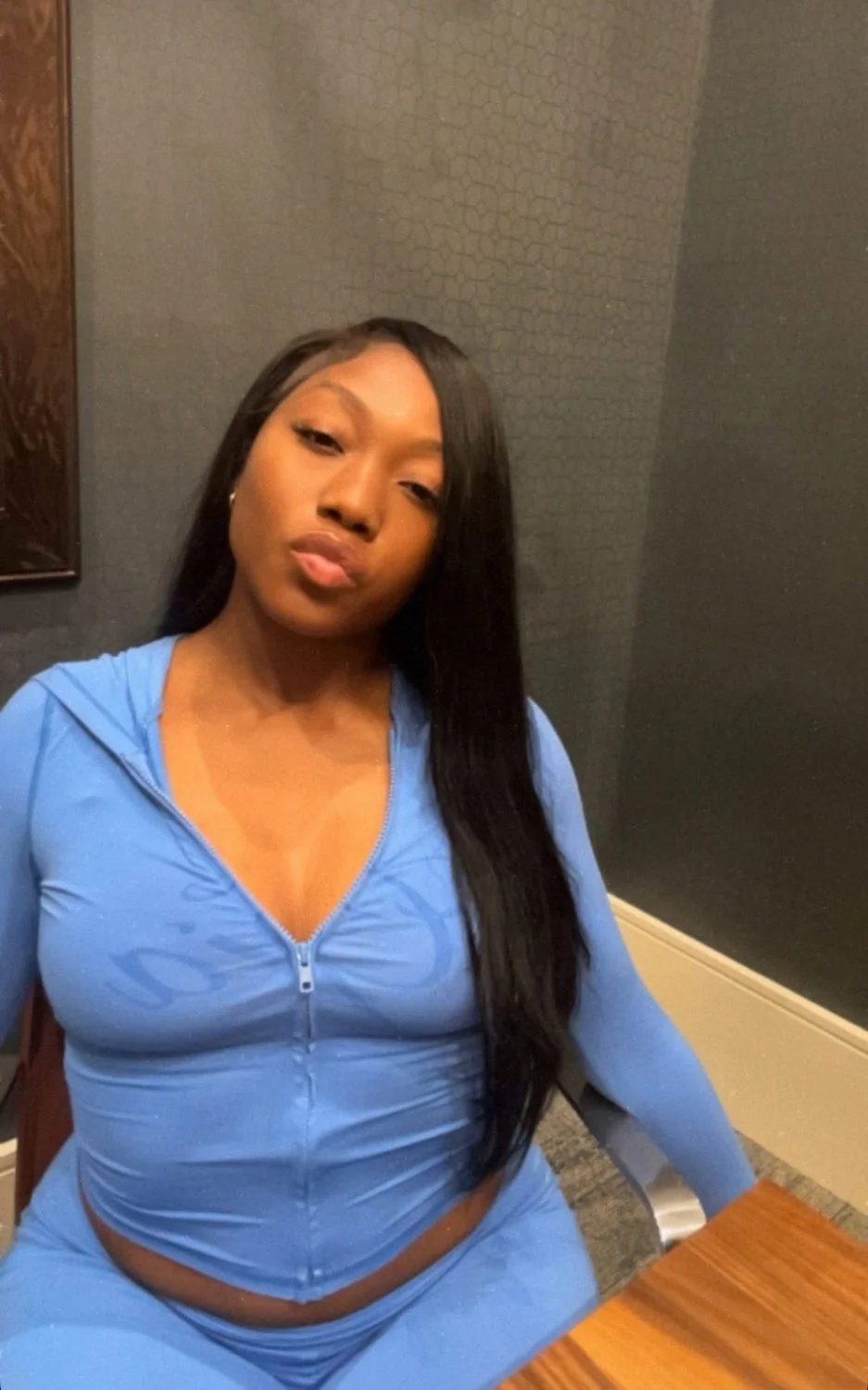 Ebony cutie image 10