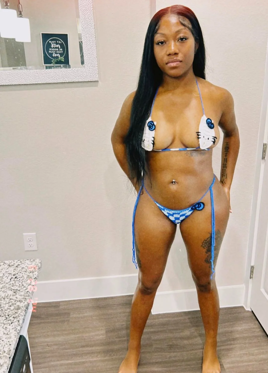 Ebony cutie image 7