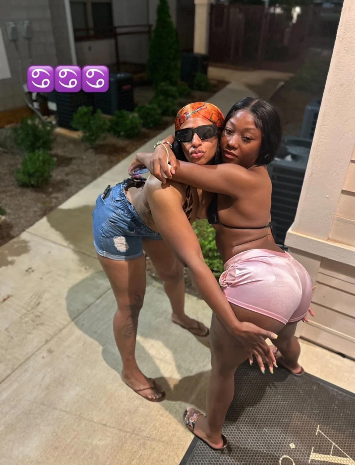 Ebony cutie image 8
