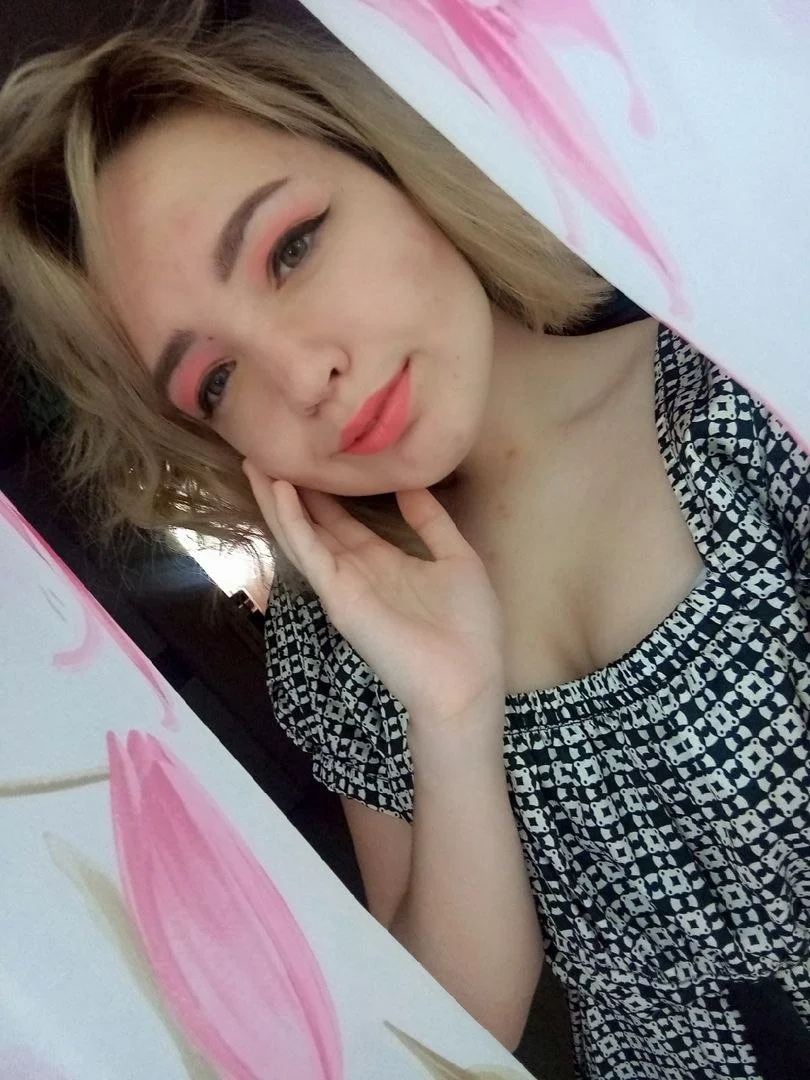 little slut Arina image 12
