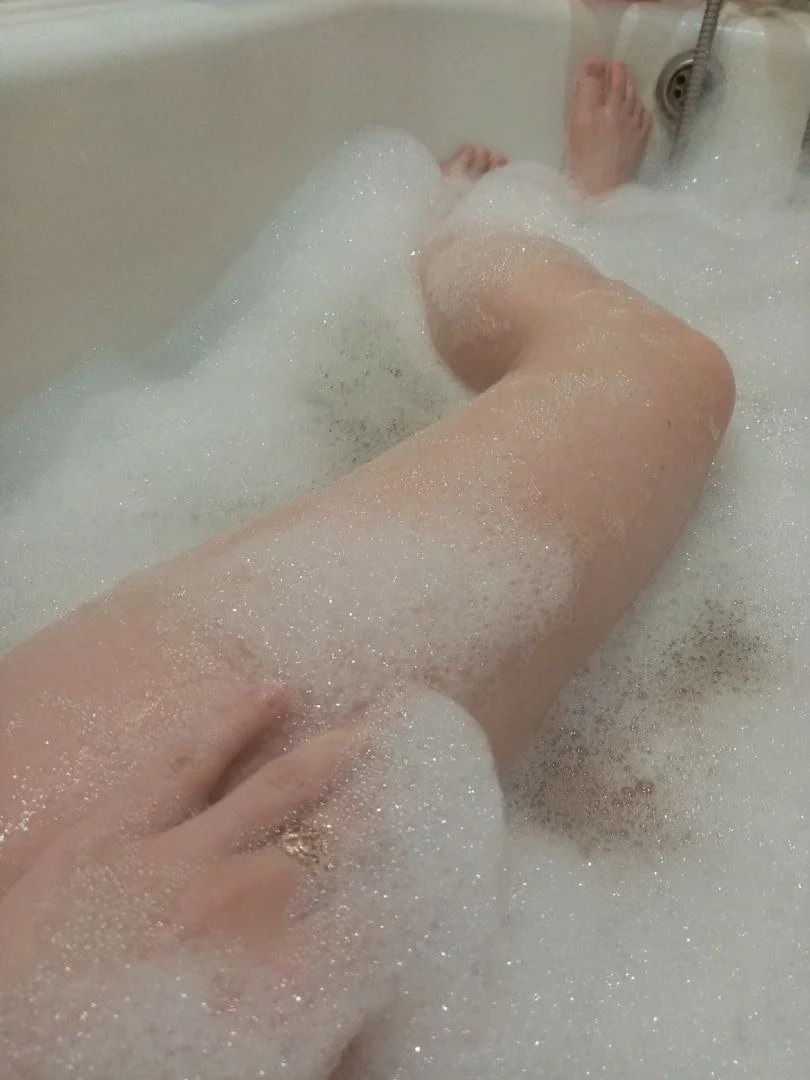 little slut Arina image 5